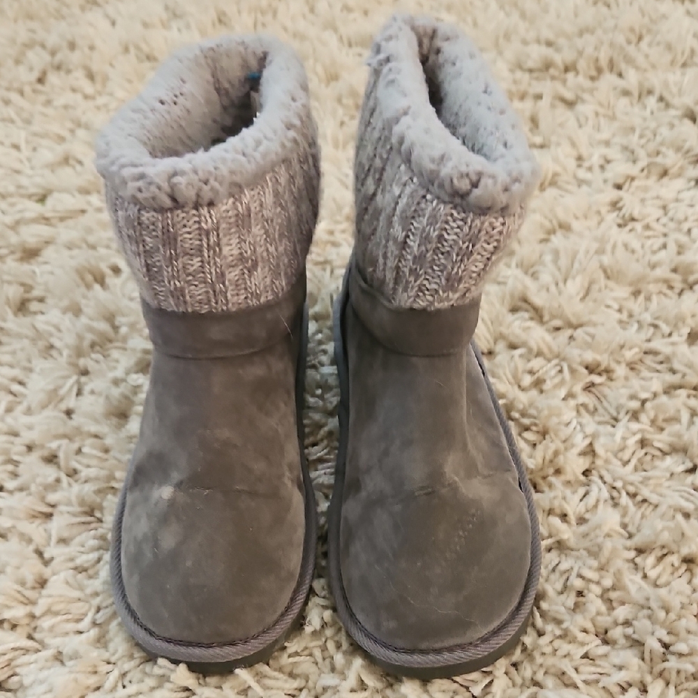 Gray Winter Rain Boots with Durable Soles